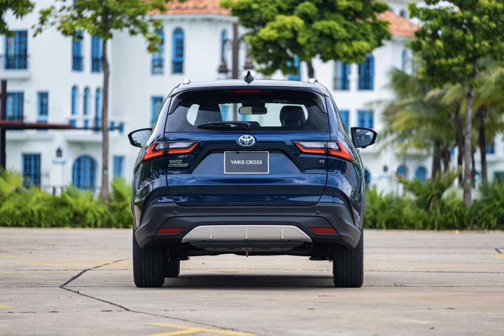 thiết kế đuôi xe Yaris Cross 2024