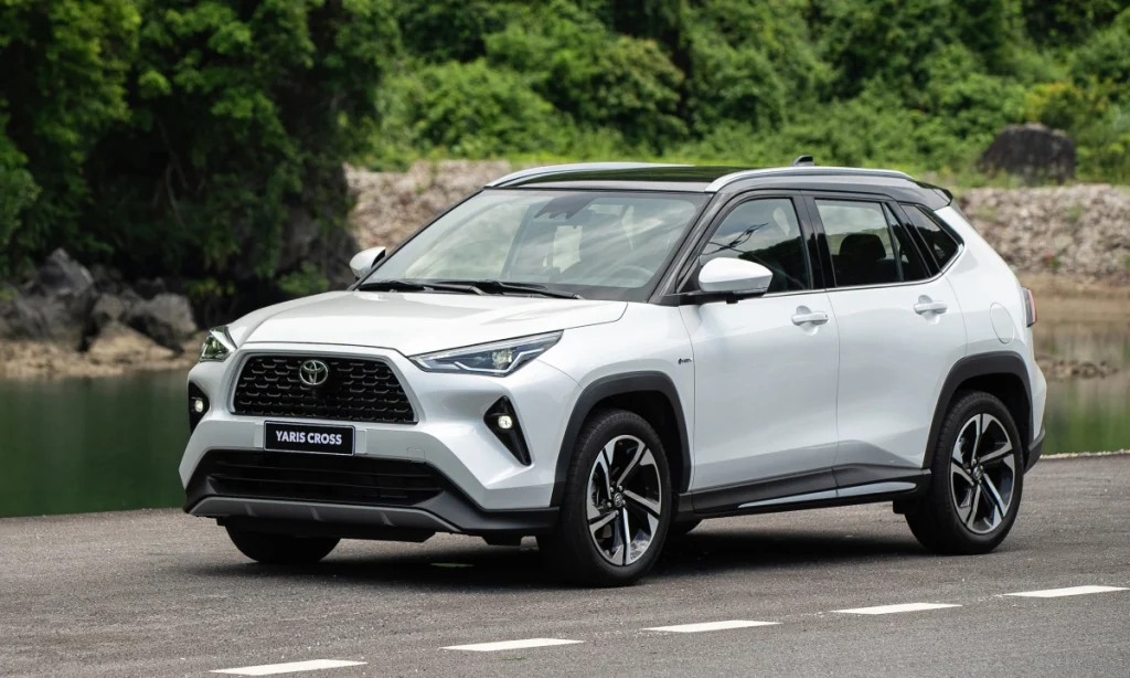 hông xe Toyota Yaris Cross 2024 