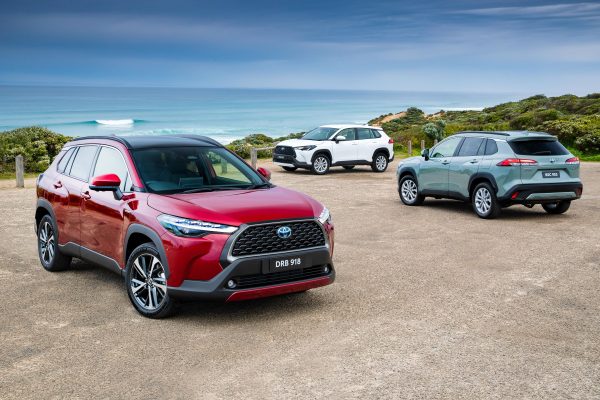 3 phiên bản Toyota Cross 2021: 1.8G, 1.8V và 1.8HEV