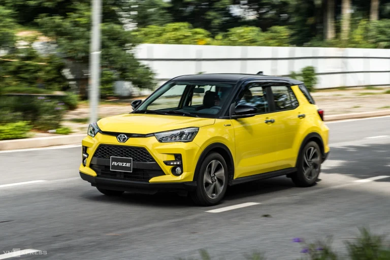 Nội thất Toyota Raize 2023 khoang lái, hàng ghế ngồi, khoang hành lý, hình ảnh