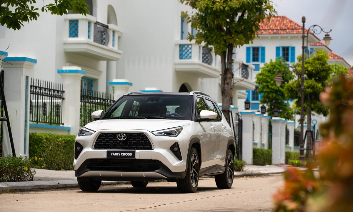 Toyota Yaris Cross 2024 đầu xe 
