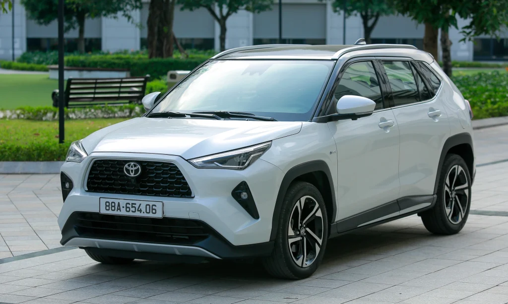 giá xe yaris cross 2023 màu trắng