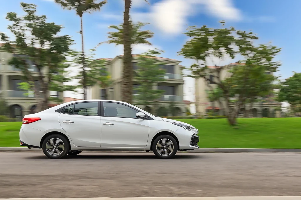 thân xe vios 2024 màu trắng