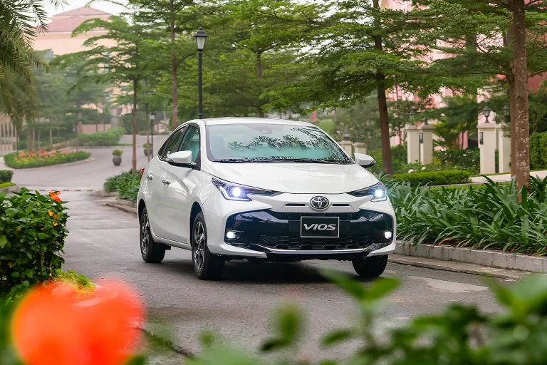 Toyota Vios 2024 giá lăn bánh và hướng dẫn mua Vios trả góp