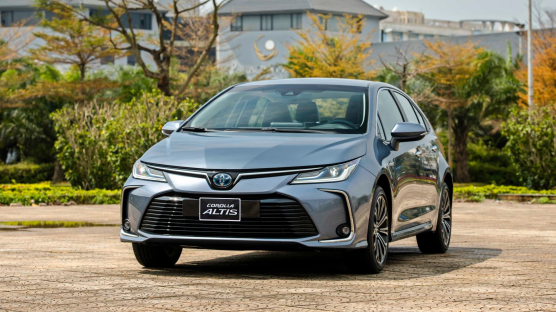 Đầu xe Corolla Altis 2022