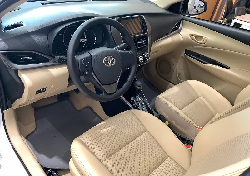 Vô lăng và ghế lái, cần số xe Vios 2023