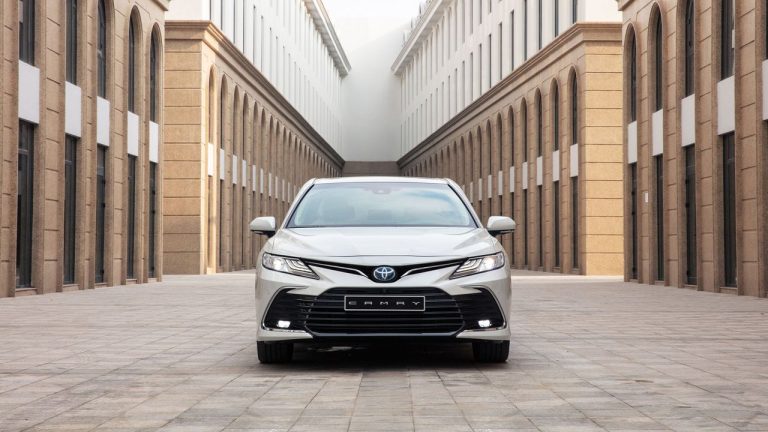 Toyota Camry 2024 Giá lăn bánh, thông số, ưu đãi mua trả góp
