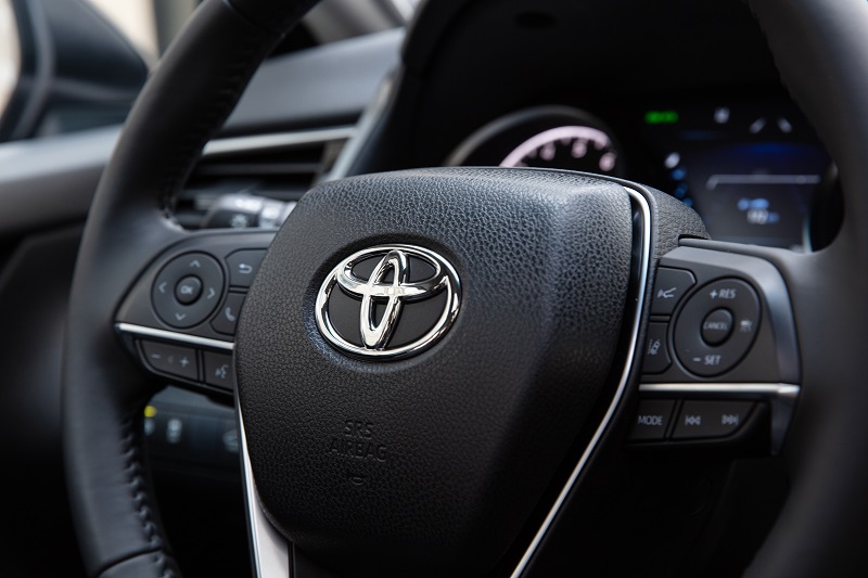 Vô lăng Toyota Camry 2023