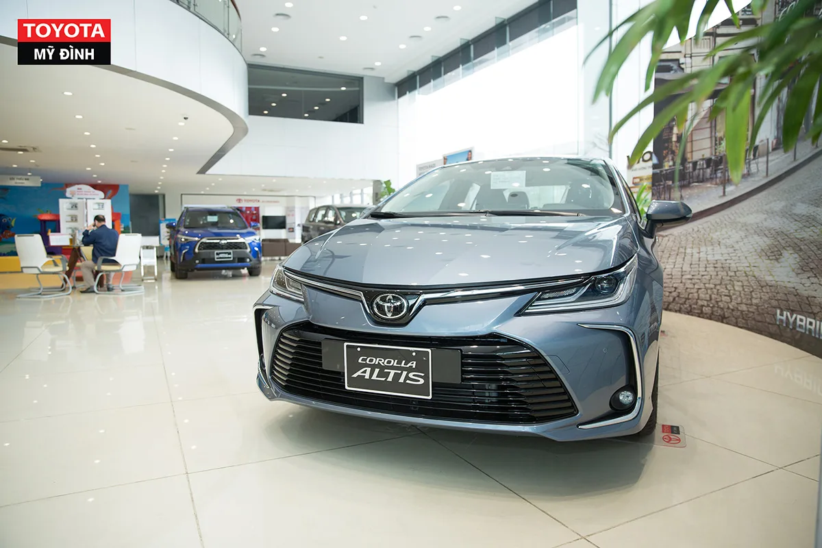 Xe Corolla Altis 2023