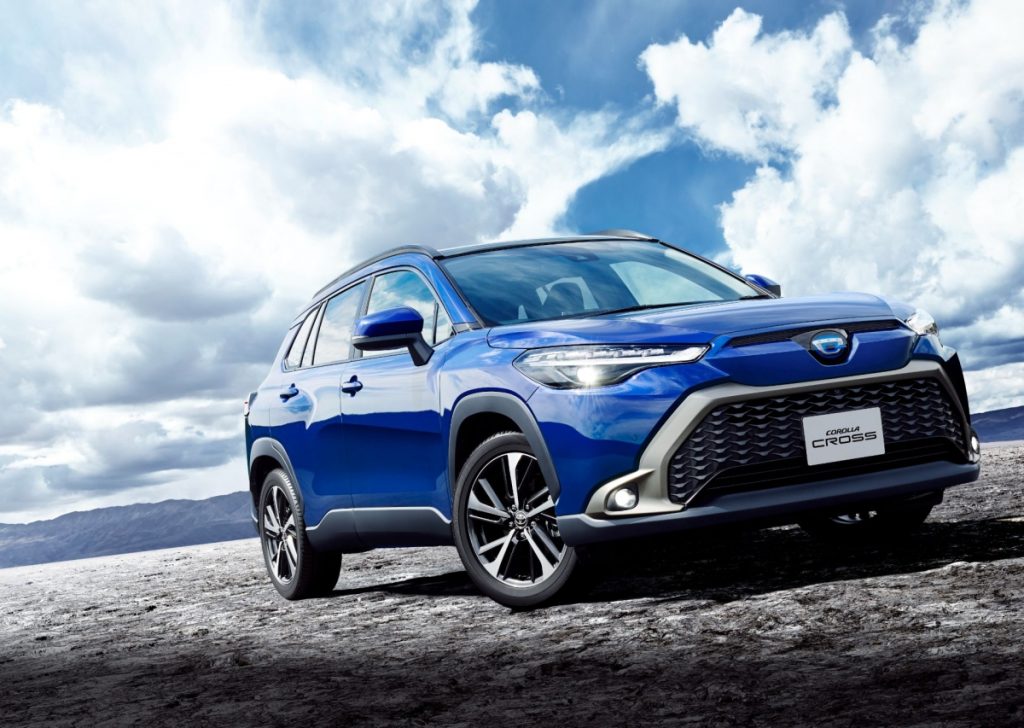 Corolla Cross 2023 màu xanh nước biển, xanh nebula