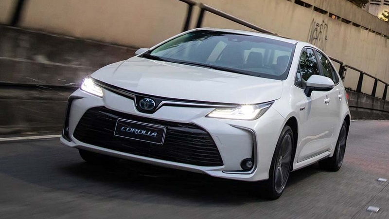 xe Altis 1.8G 2023 màu trắng