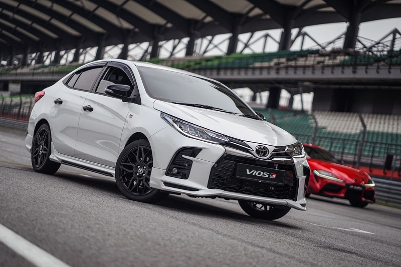 xe Toyota Vios GRS 2023 màu trắng