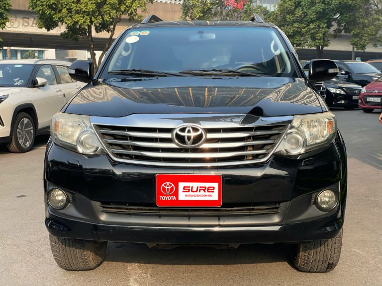 TOYOTA FORTUNER 2.7AT 4×4 2013