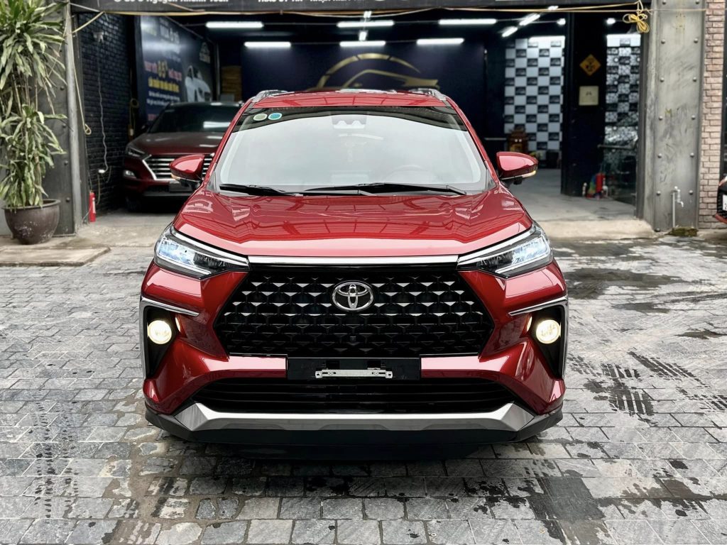 ngoại thất Toyota Veloz Cross 2024 đỏ