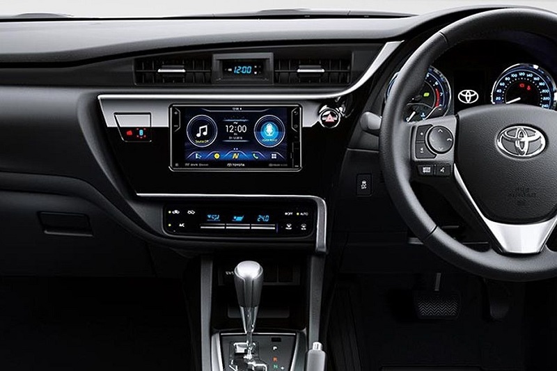 nội thất ghế lái Toyota Altis 2023