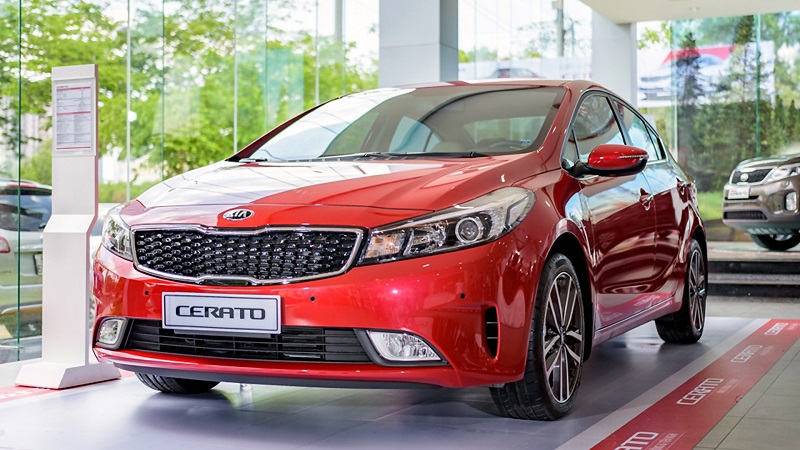 Kia K3 màu đỏ