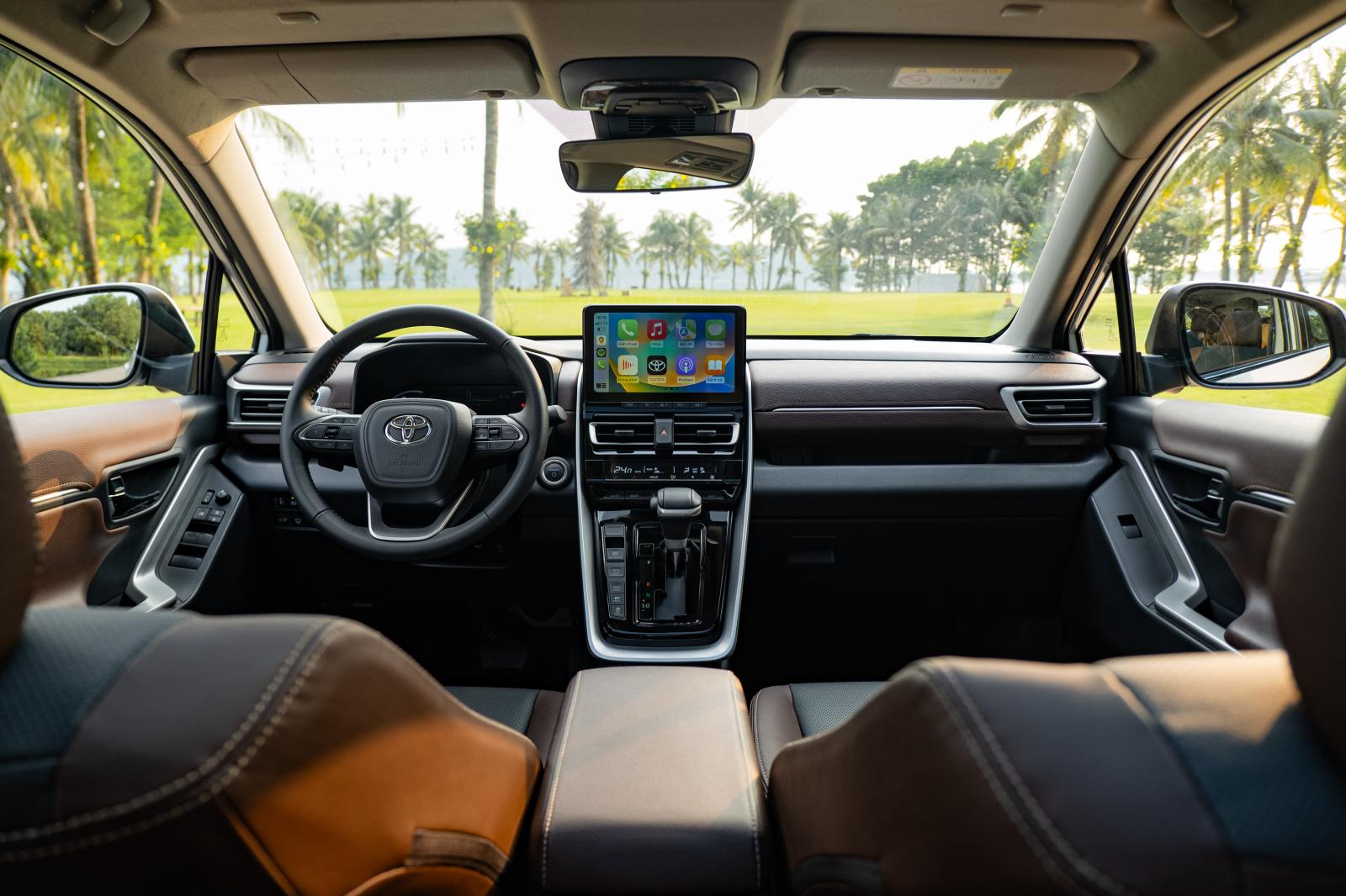 Nội thất Innova Cross 2023