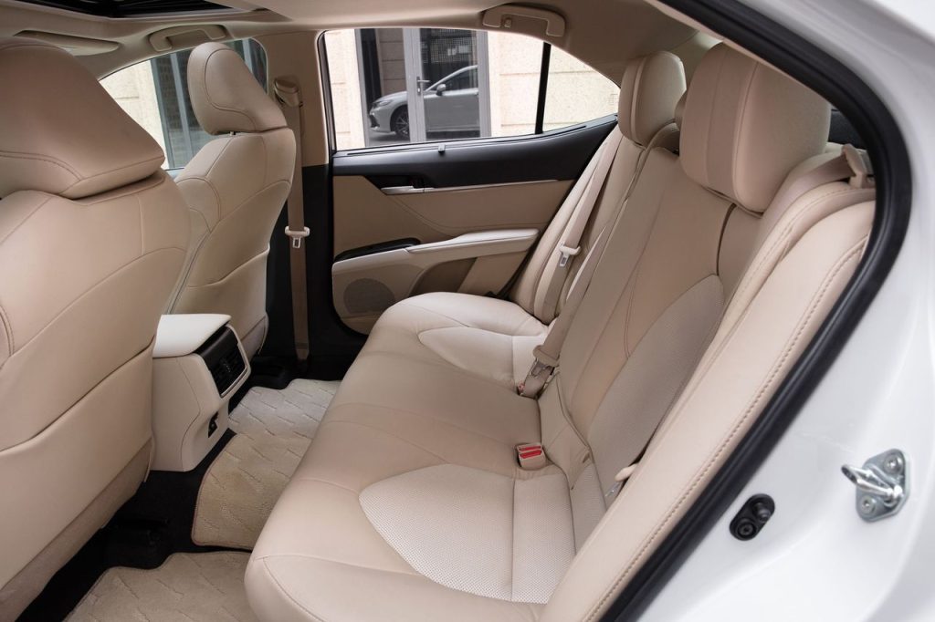 khoang hành khách ghế lái Camry 2023