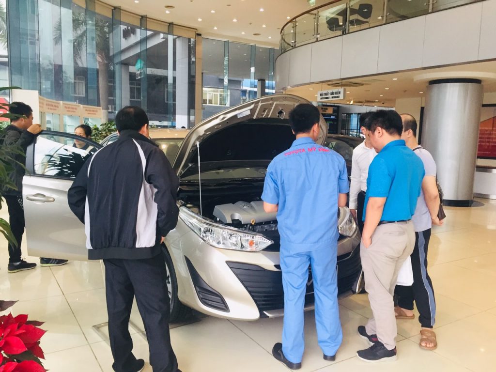 kiểm tra ắc quy tại Toyota Mỹ Đình