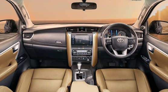 nội thất màu kem ghế trước xe Fortuner 2023