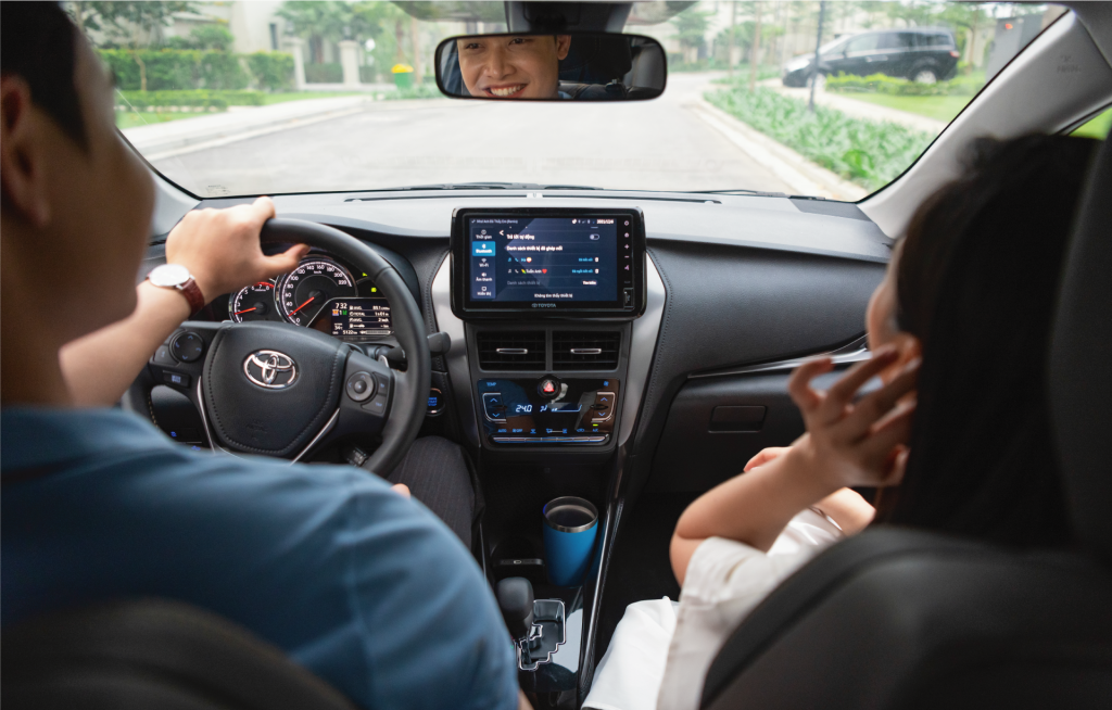 khoang ghế lái Toyota Vios