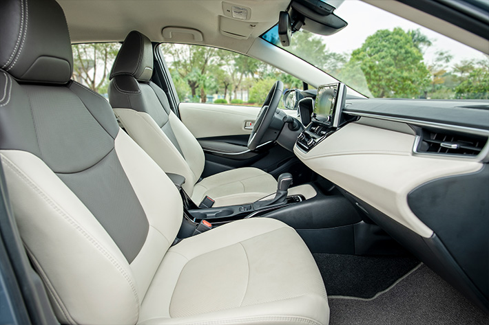 Nội thất ghế ngồi trong xe Corolla Altis 2022