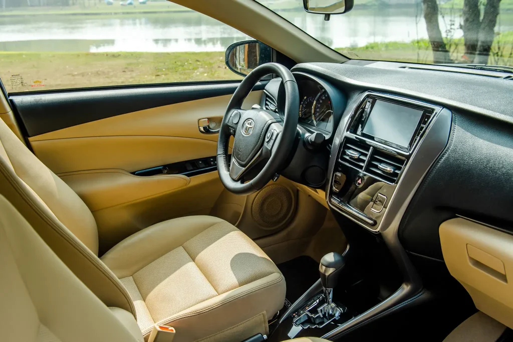nội thất ghế lái Toyota Vios 2023