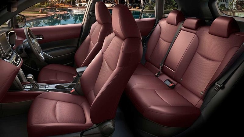 nội thất màu đỏ xe Corolla Cross