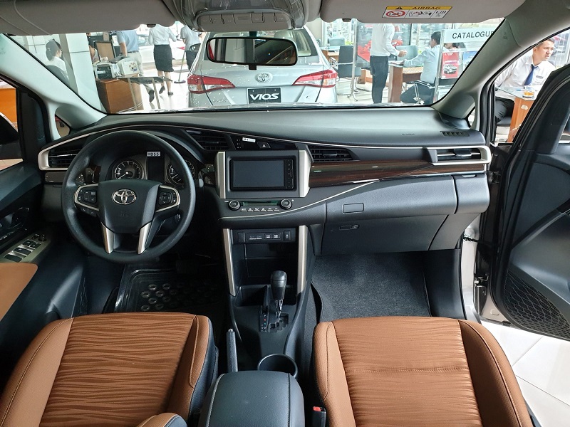 nội thất xe Innova G 2022