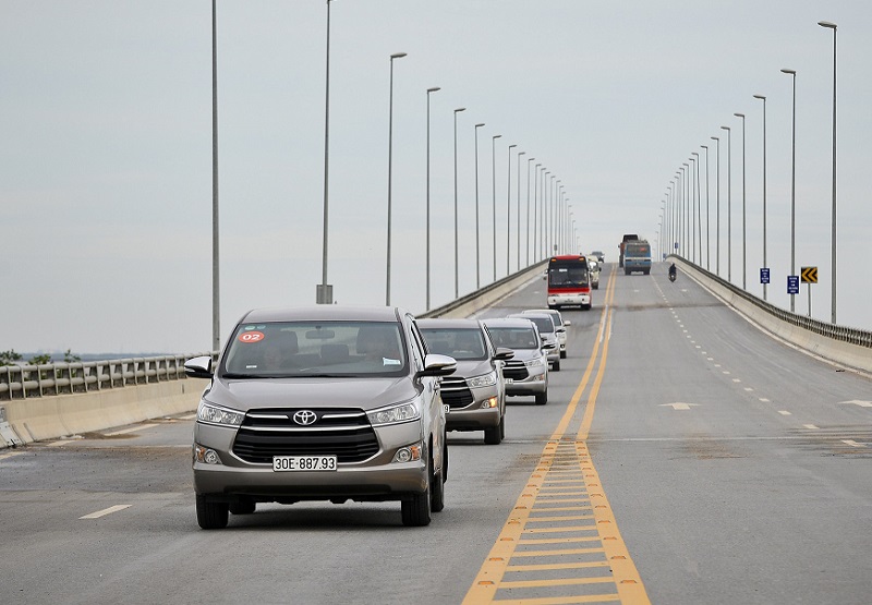 giao xe Innova G 2022