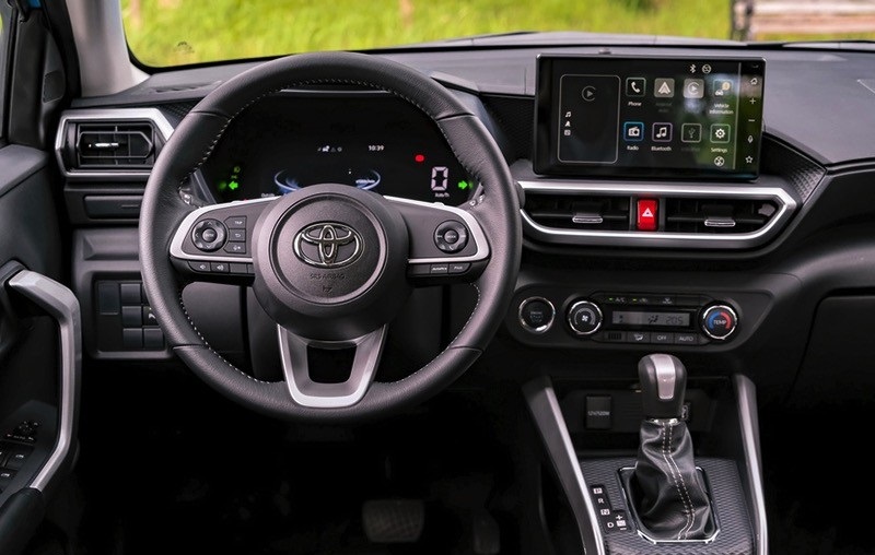 nội thất ghế lái xe Toyota Raize