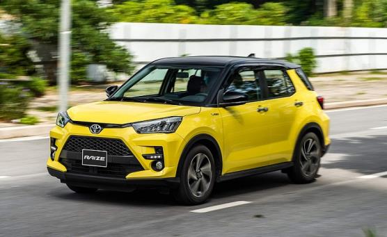 xe Raize 2022 màu vàng tại Toyota Mỹ Đình