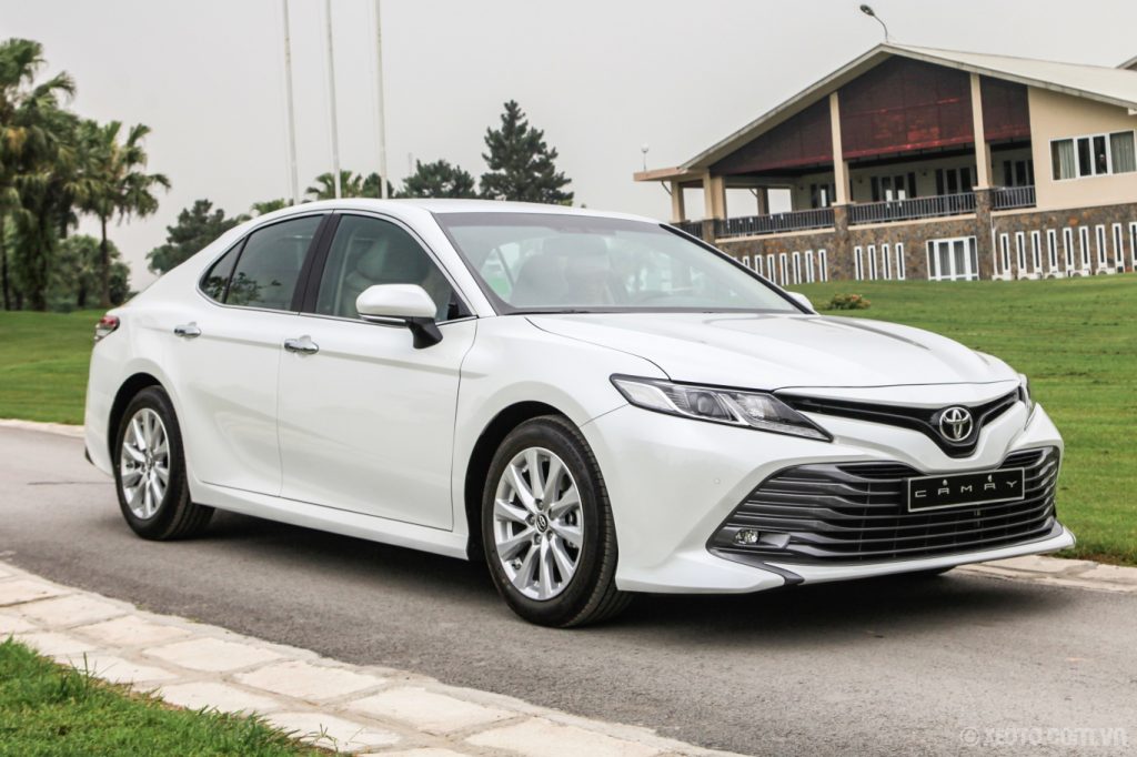 Hông xe Toyota Camry 2024