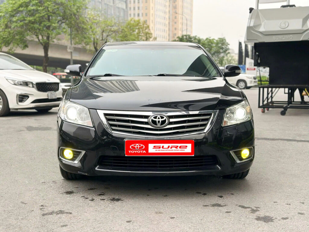 xe Camry cũ màu đen tại Toyota Sure Mỹ Đình