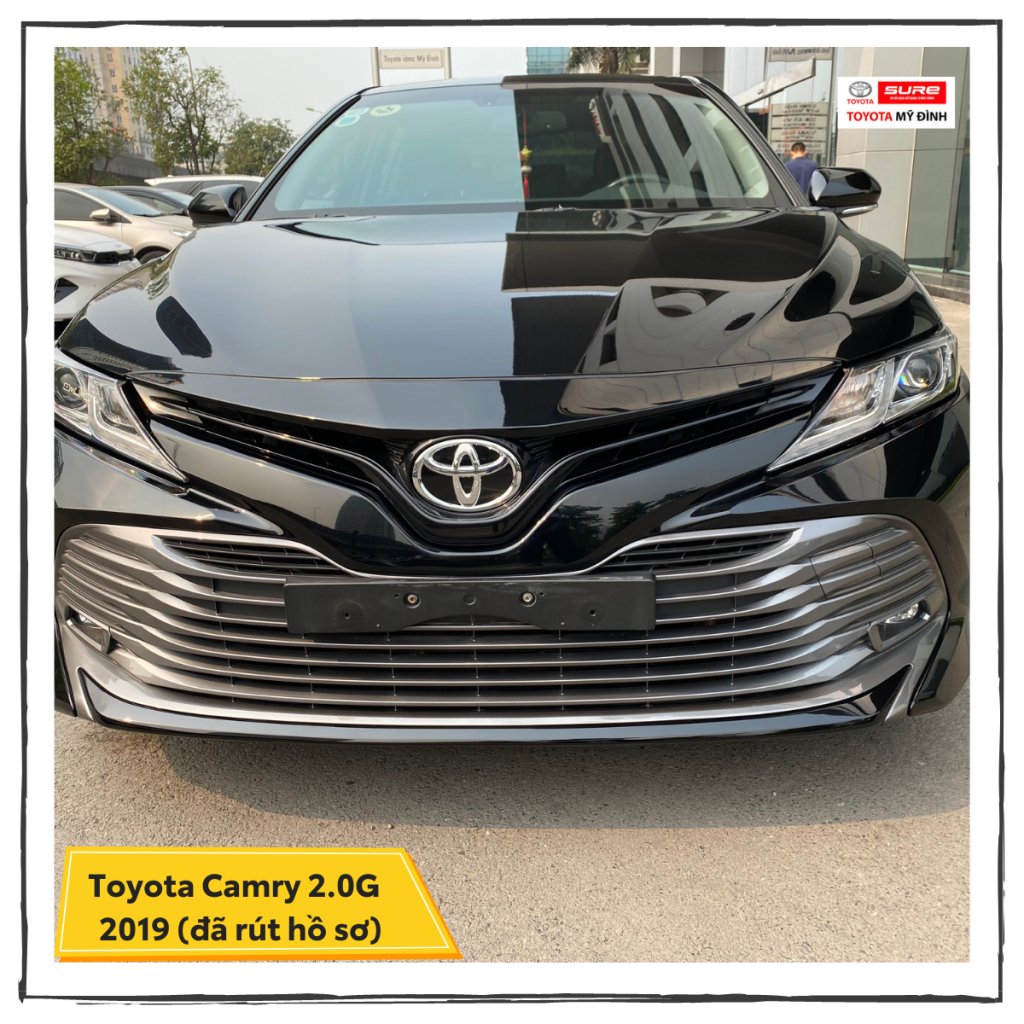 Toyota Camry lướt bản 2.0G 2019 màu đen