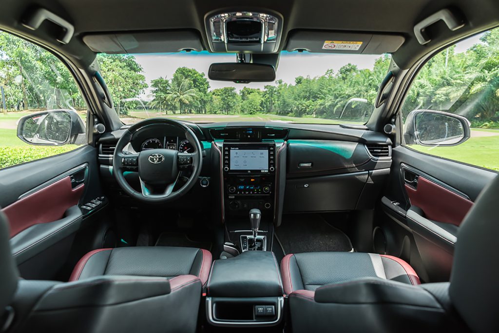 nội thất Toyota Fortuner 2023