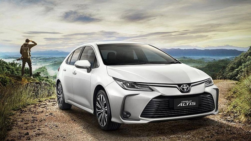 xe Altis 2023 màu trắng